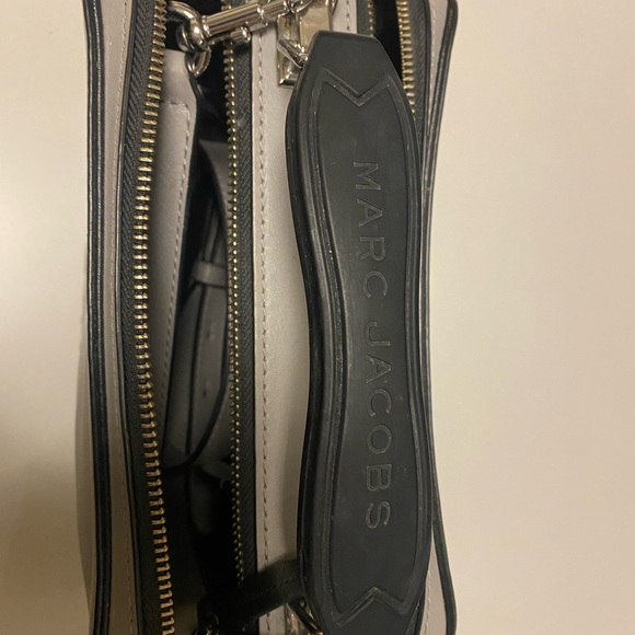 Marc by Marc Jacobs grey leather crossbody purse handbag - Picture 3 of 9